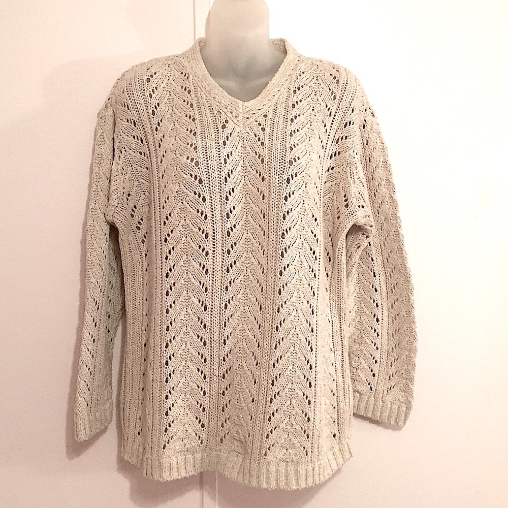 Liz Claiborne beige open knit V-neck sweater